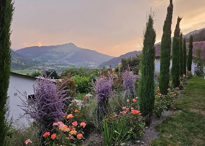 Panorama Naehe Skigebiet Laax アパート *